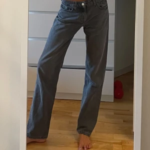 Populära zara jeans - Snygga jeans i bra kvalitet!