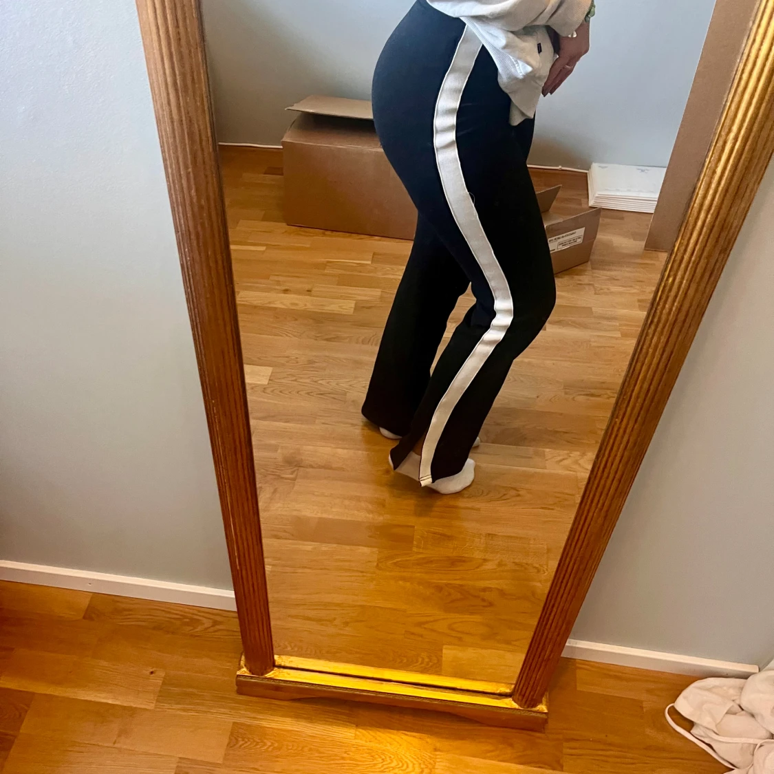 Svarta vit-stripade byxor - 90