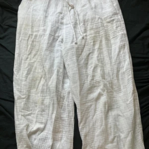 Bommulsbyxor - Älskar och är mycket användbart!✨ Kan sänka priserna vid snabb affär. Inga defekter:) Är 164cm lång och garderob-utrensar. Kontakta mig för fler bilder💕