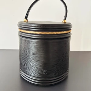 Äkta LV EPI Cannes väska, fantastisk och tidlös design - sällsynt använda, mycket fint skick