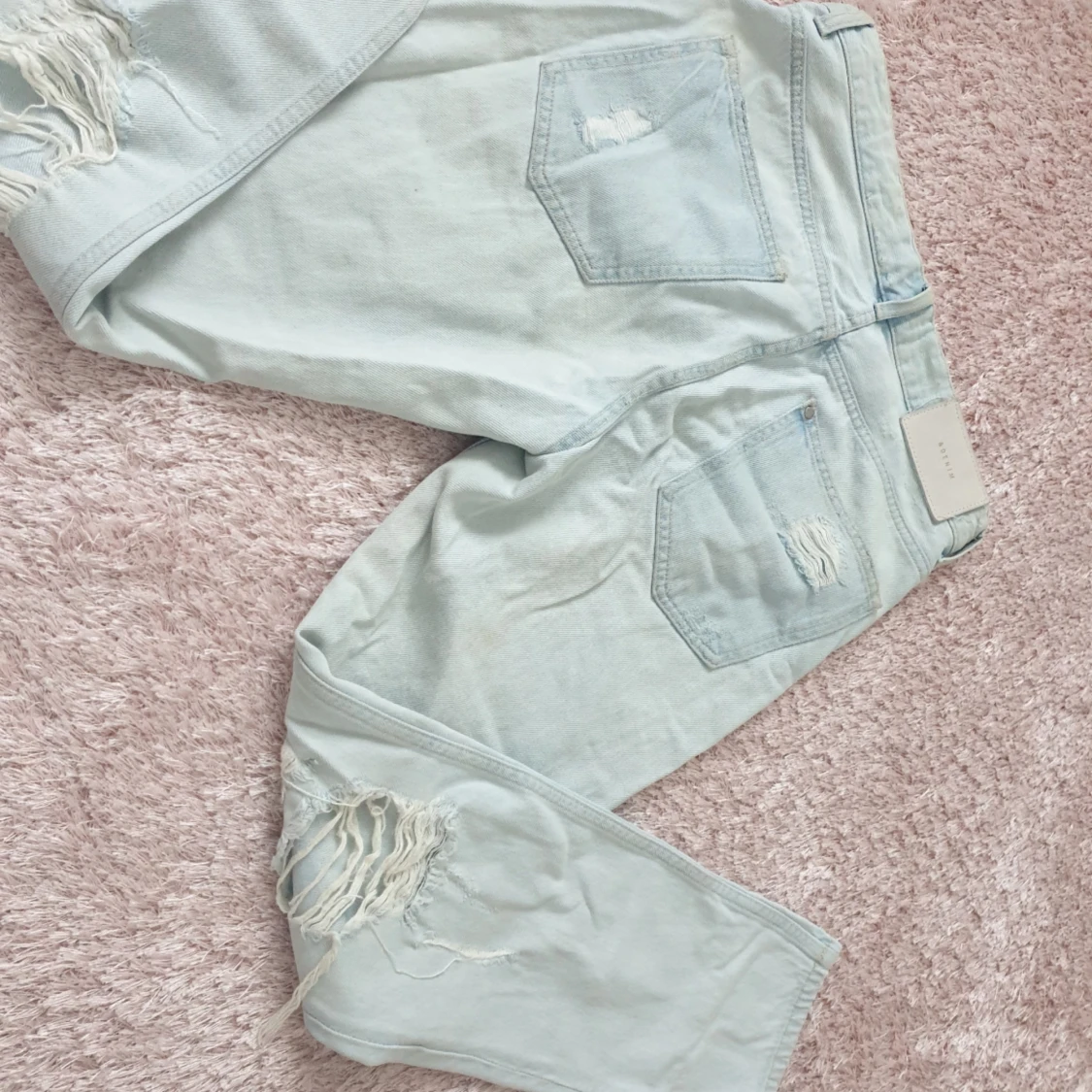 Sommar sommarjeans slitnajeans jeans ljusa ljusblåa jeans - 90