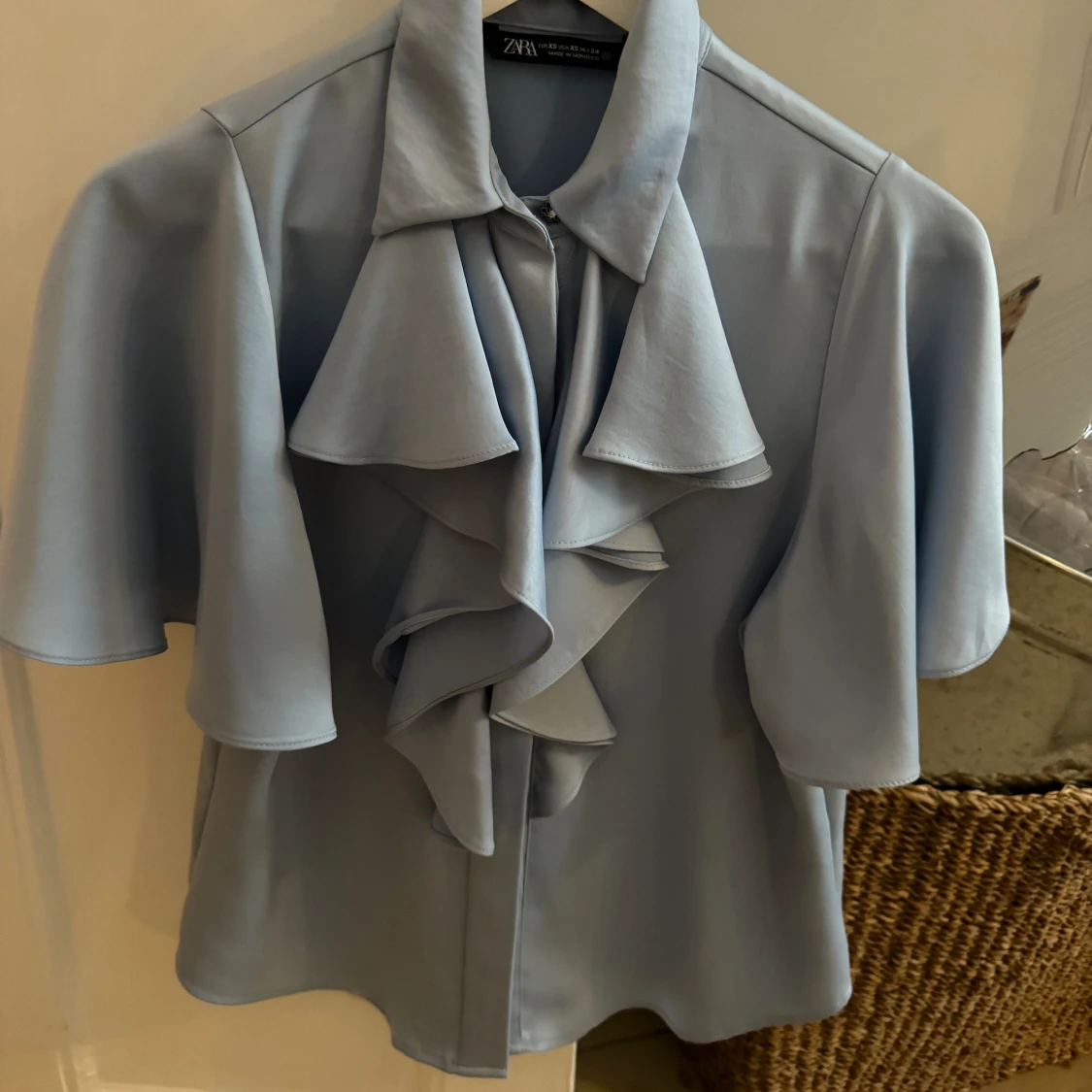 Super fin satin blus