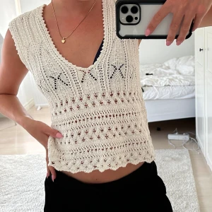 Stickad topp - Stickad topp från Zara i stl M men passar mig som normalt är en S.💞💞