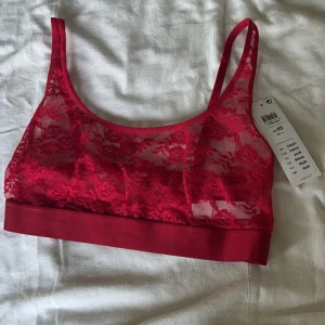 Bh Lindex  - Bh/topp från Lindex i storlek xs aldrig använd prislappen sitter kvar 80kr💞