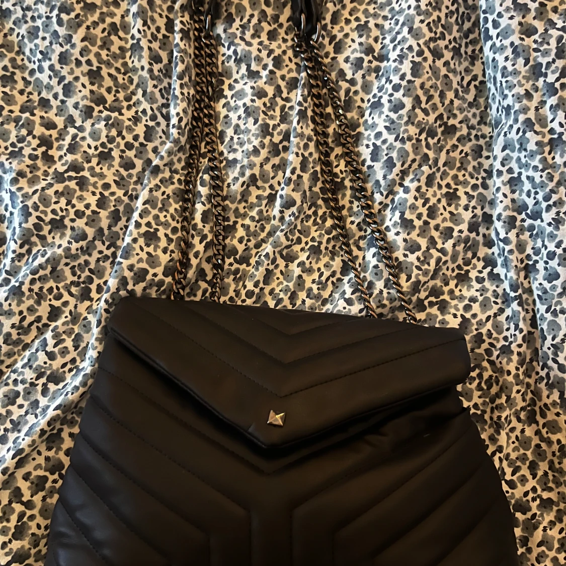 Fin svart väska - 90