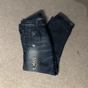 Gstar jeans i storlek w32L34 i mycket bra skick. Modellen är loose de är bara att skriva vid funderingar.