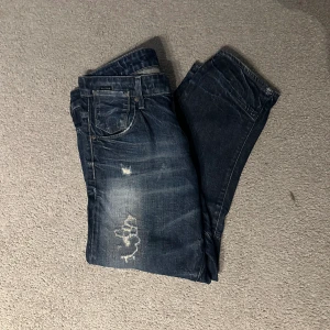 Gstar jeans - Gstar jeans i storlek w32L34 i mycket bra skick. Modellen är loose de är bara att skriva vid funderingar.