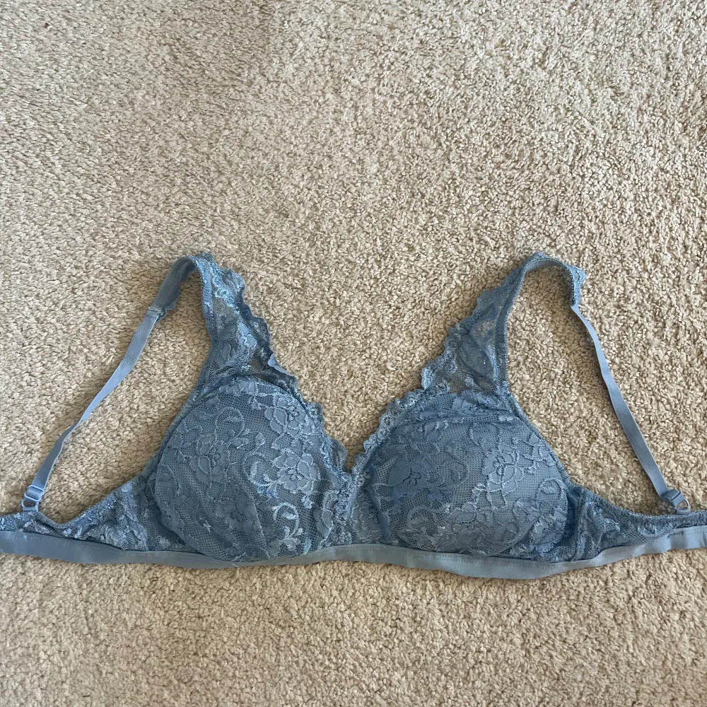 Fin bralette från Cubus i storlek medium, helt oanvänd.. Övrigt.