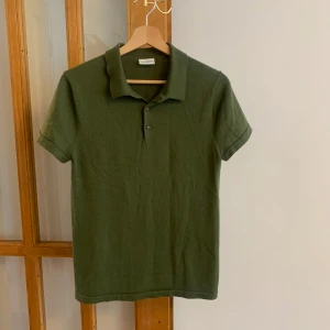 John Henric kortarmad pikétröja - Väldigt mjuk och fin pikétröja i 100% merinoull