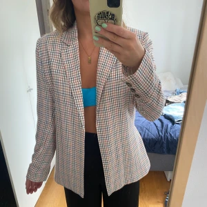 Kavaj/blazer - Rutig blazer från Soked in Luxury i storlek Medium. Använd en gång! 