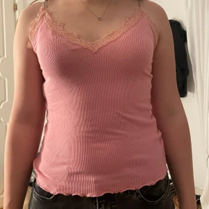 Linne newyorker  - Den är i storlek L men skulle säga att den är rätt liten i storleken nästan en M eller S