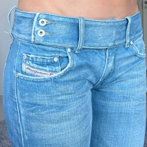 Diesel jeans - midjemått: 39cm rakt över, innerbenslängd: 80cm 💗 