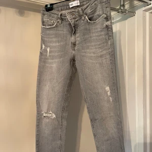 Jeans från Zara  - Supersköna stretchiga jeans från Zara, storlek 36 