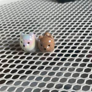 2 stycken hund pärlor  - Två stycken pärlor som passar till penna 🌸