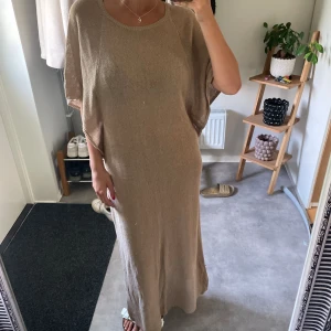 Klänning  - Använd 2 gånger🫶🏼