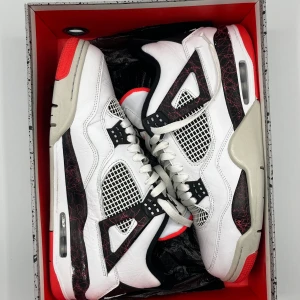 Jordan 4 Flight ’Nostalgia’ - Storlek 46, bra men använt skick!
