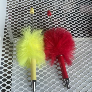 2 fluff pennor  - 2 stycken fluff pennor 