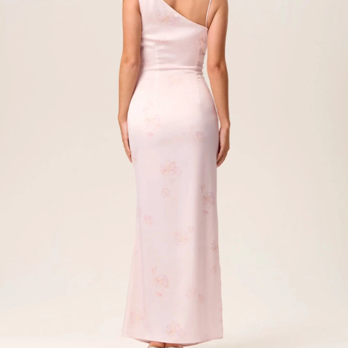 Adoore helt ny oanvänd satinklänning bröllopsgäst  - 90