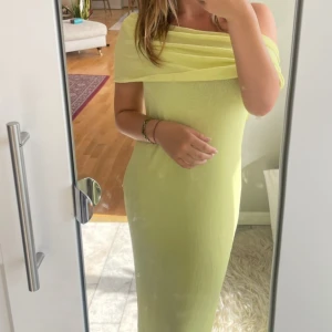 Klänning - ❗️köp inte klänningen mellan dessa datum, 4/7-18/7 då jag är bortrest❗️💖💖