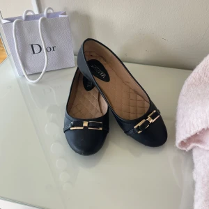Ballerina skor💞 - Säljer ett par jätte snygga ballerina skor! Storlek 38💞💞