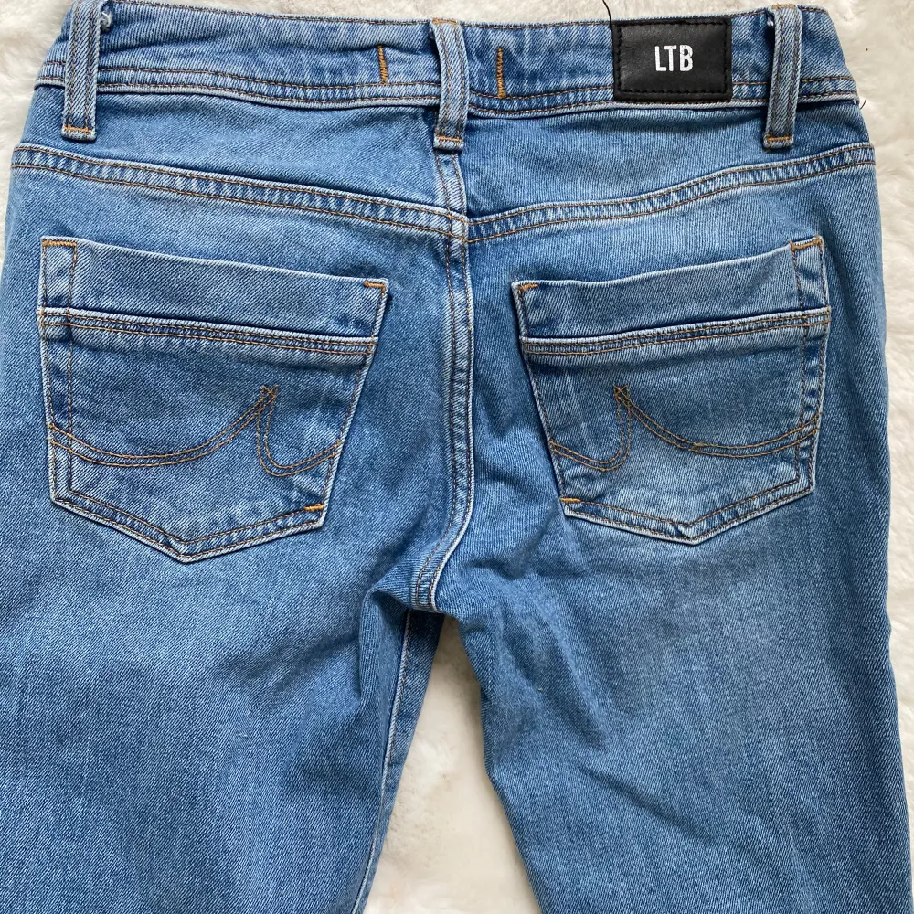 Snygga ltb jeans i valerie moddelen i storlek 25/30 lite korta på mig som e 164💕. Jeans & Byxor.
