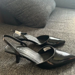 Klackskor  - Helt nya endast testade. Säljer då skorna inte passade mig storlek 38