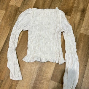 Vit topp - Vit topp i st s i bra skick 