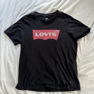 T-shirt - Använd några gånger men bra skick 