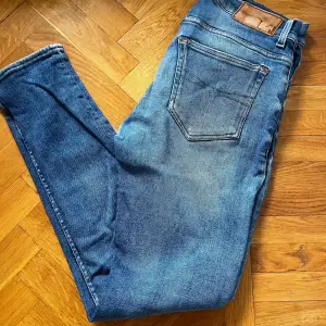 |Tiger of Sweden jeans| Modell:Evolve| Skick 9/10| Nypris 1600| Storlek:29/32| Pris kan diskuteras vid snabb affär ⭐️
