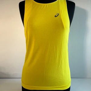 LINNE - Fint linne i storlek S från Asics💛I nyskick! Köpare står för frakt🤗