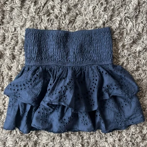 MEET X TIGER  - Jättefin kjol nu till sommarn!!😚 köpt för 500kr säljer för 190kr + frakt men pris kan diskuteras. 