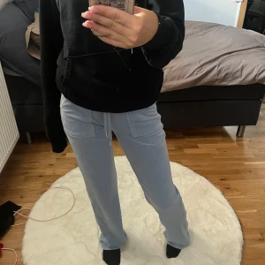 Juicy couture  - Jättefina juicy byxor i strl xs endast använt några gånger 