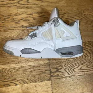 Jordan 4 oreos - Pris kan diskuteras  Storlek 42