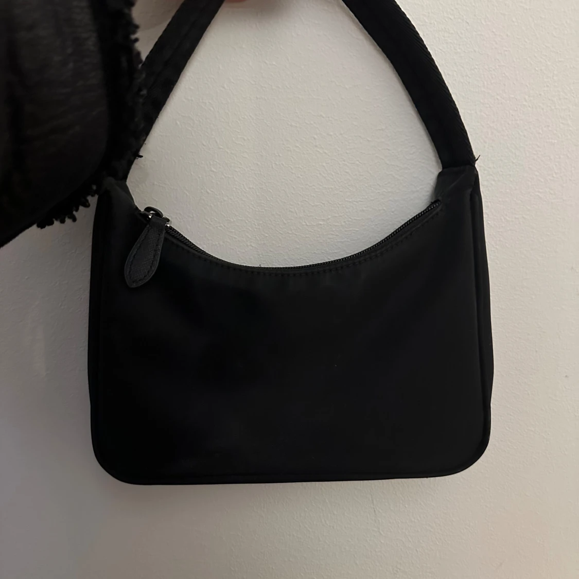 Svart väska  - 90