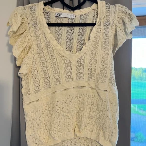 Gullig zara topp - Jätte söt virkad topp ifrån zara🤍