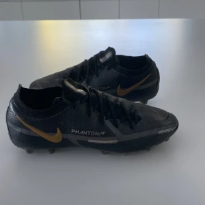 Nike phantom gx elite - Nypris: 3099 Ganska bra skick.  Pris kan diskuteras  