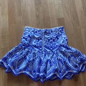 Zara kjol - Supersöt kjol men passar inte mig, därav säljer jag den⭐️💙