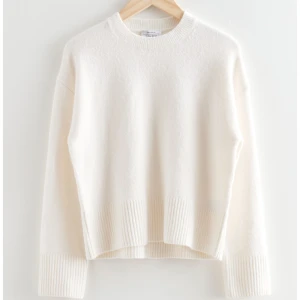 Stickad tröja - Stickad tröja från & other stories som tyvärr inte kommer till användning då jag har fler liknande🩷