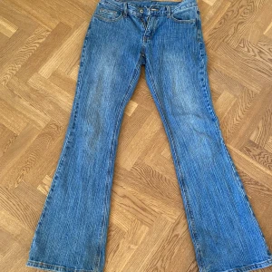 Brandy jeans - Snygga jeans köpta från brandy Melville i vintras!! Knappt använda därför säljer jag!💕💕