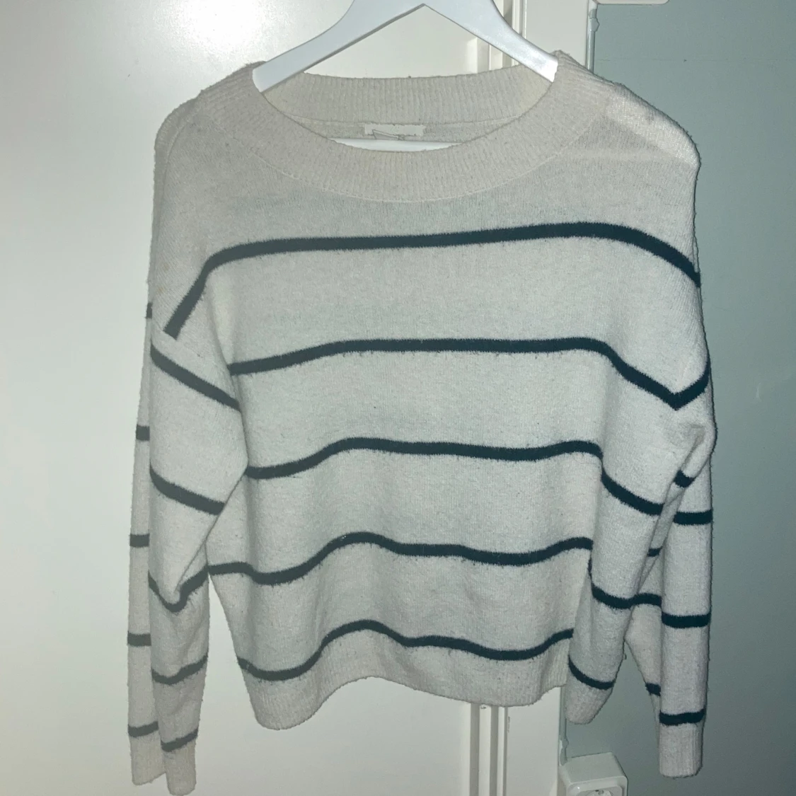 Stickad randig tröja 