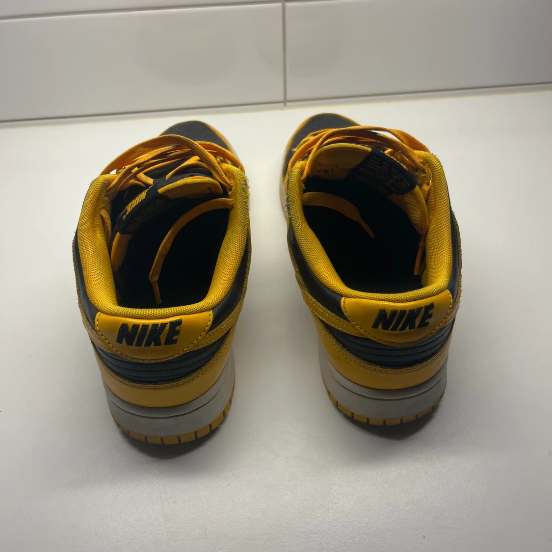 Nike dunks goldenrod - 90