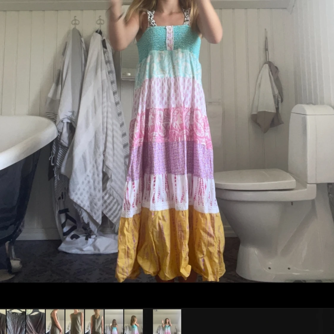 Regnbågsfärgad klänning - 90