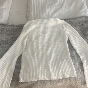 Vit tröja  - Från lager157 Aldrig använd och prislappen är kvar Nypris 100kr