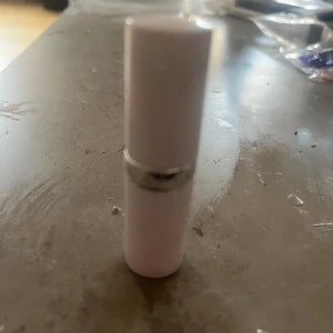 Elizabeth Arden lip balm  - Nytt lip balm som ger dina läppar glans o näring