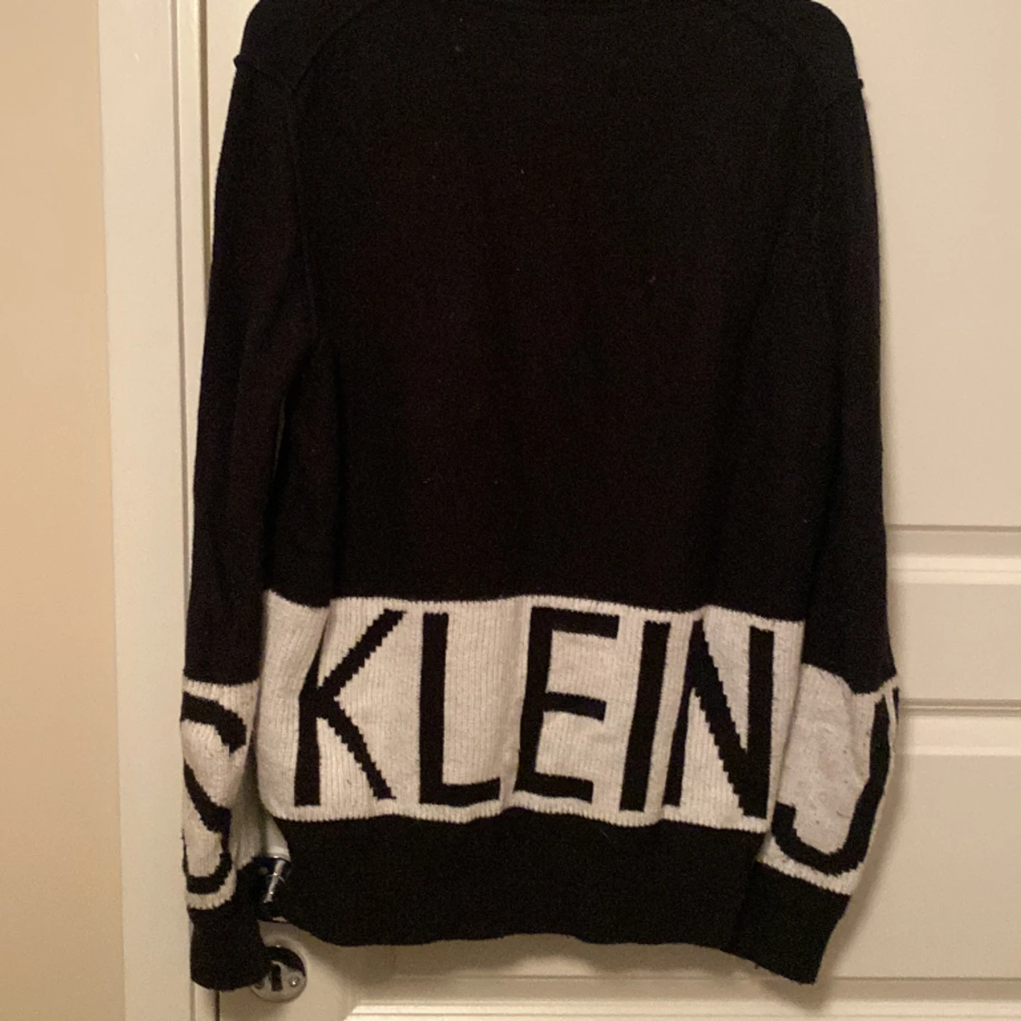 Stickad Calvin Klein tröja - 90