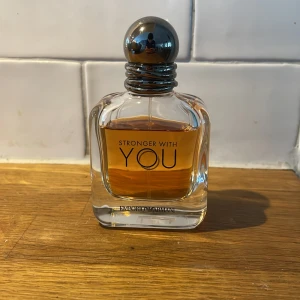 Stronger with you parfym - Den är nästan ny som ni ser på bilden luktar väldigt god OBS 5 ml kvar.