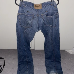 Dolce & Gabbana jeans  - Vintage D&G jeans köpta på sellpy dom är raka och lite lågmidjade 