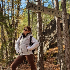 Decathlon Winter Jacket - Cozy and warm Decathlon jacket! Perfect for the winter! Used twice (once in the Sala mine, second in Kiruna) and kept me super warm. Original price was 1500 sek.