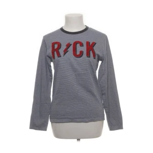 Randig Zadig tröja  - Skitsnygg randig Zadig träning som jag inte använder så mycket längre. Bra skick, lite nopprig på insidan. Bara fråga för fler bilder! 💞