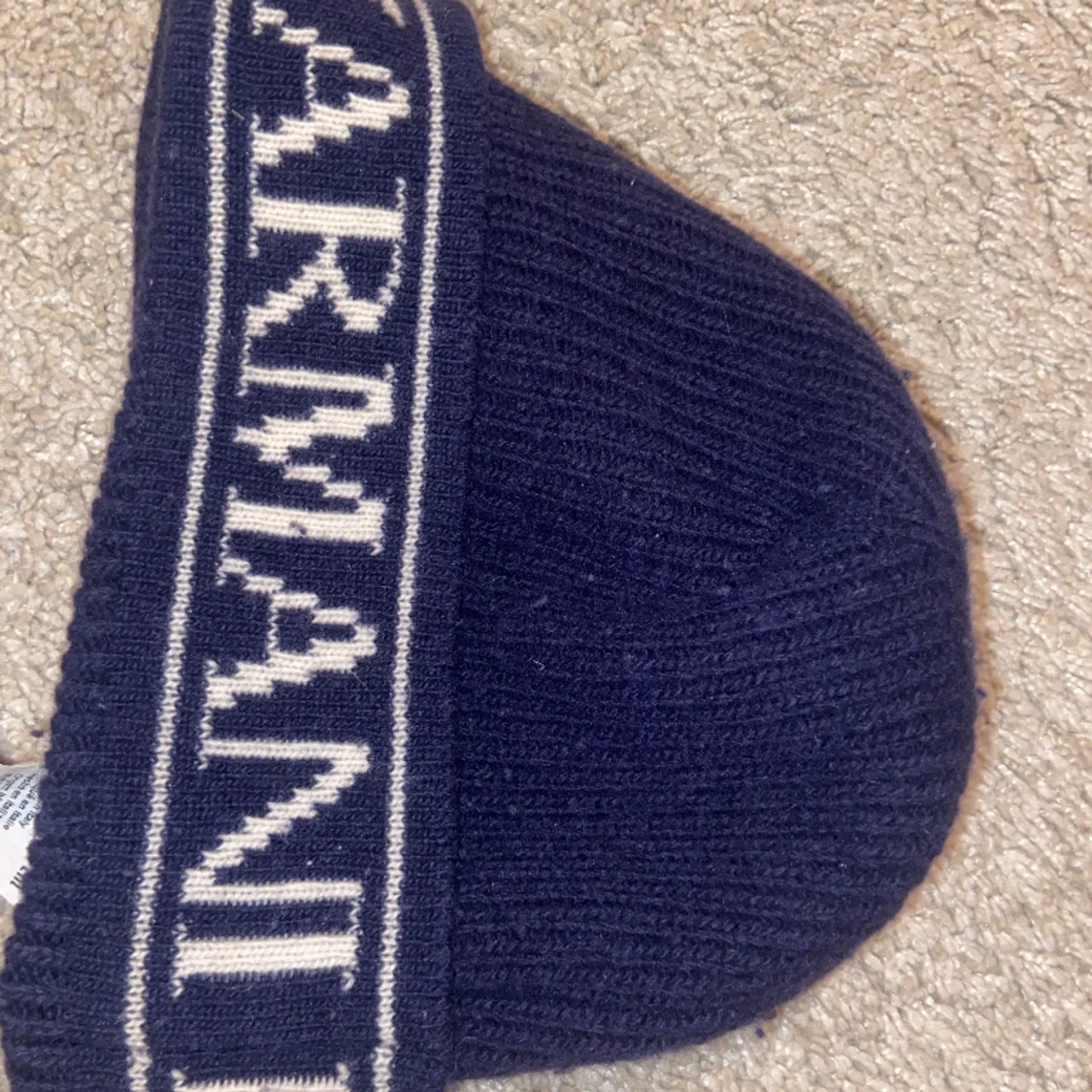 Äkta Armani mössa - 90